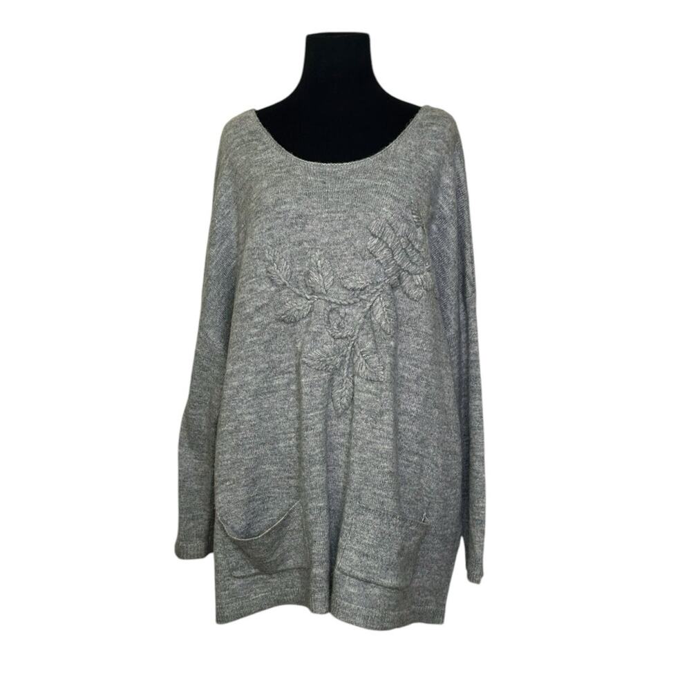 Karen Kane gray long sleeves flower embroidered sweater size Medium